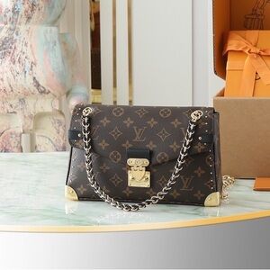 Louis Vuitton Monogram Chain Shoulder Bag in Brown